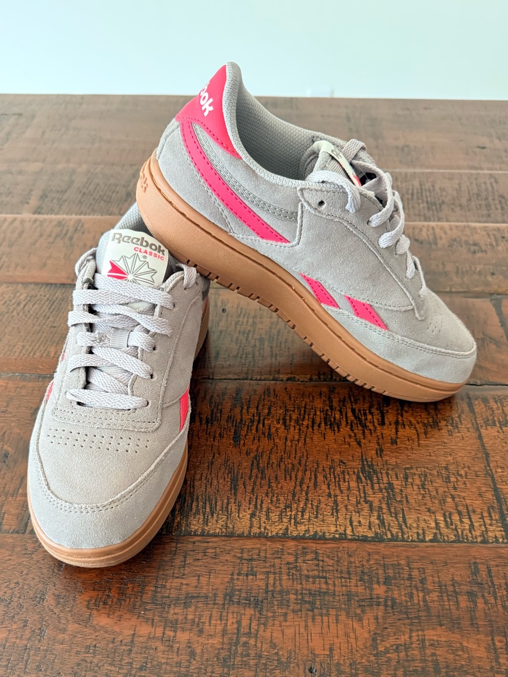 Reebok Suede Low-Top Sneakers in Light Gray with Hot Pink Accents SZ.7